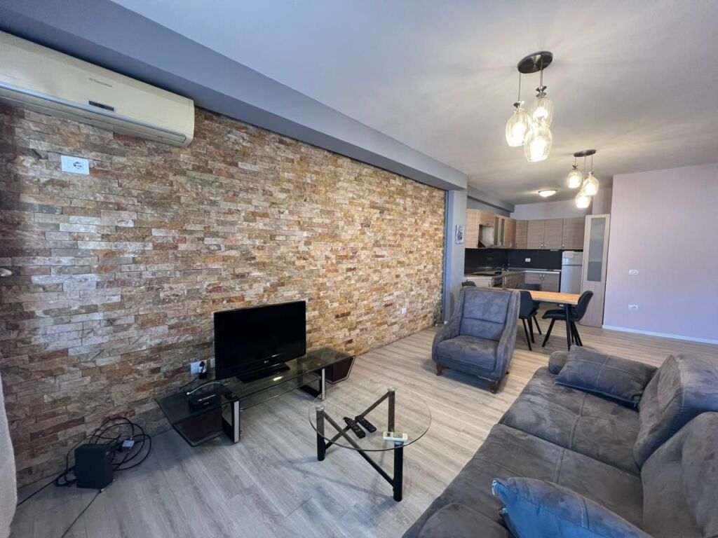 Apartament 2+1 me qira tek Rruga e Kavajes