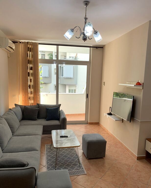 Affittasi Appartamento 2+1, Komuna Parisit, Complesso KiKa 1 600 mila lek