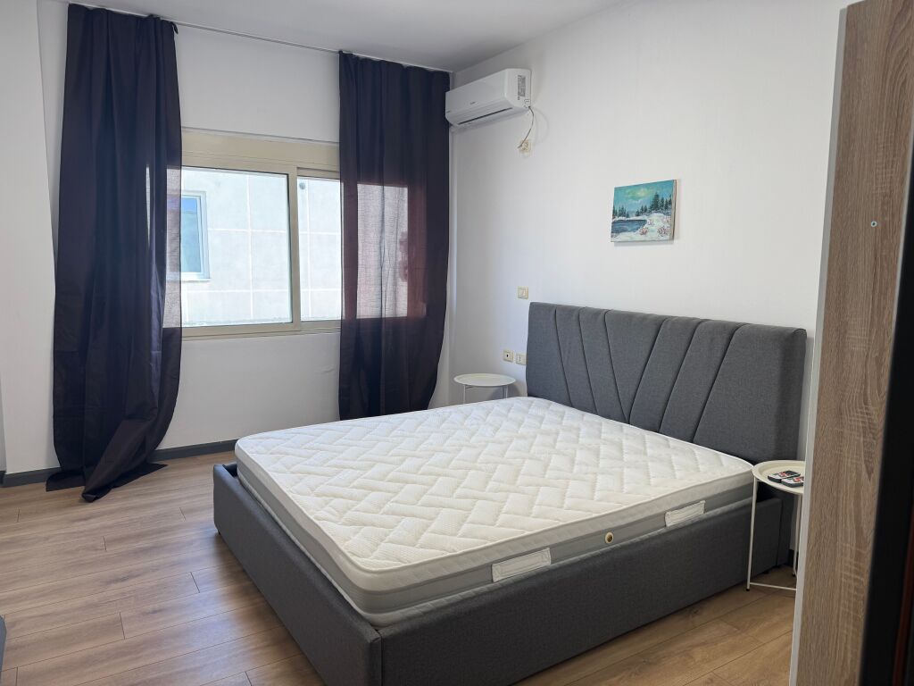 Apartament 2+1 per shitje prane Kristal Center!
