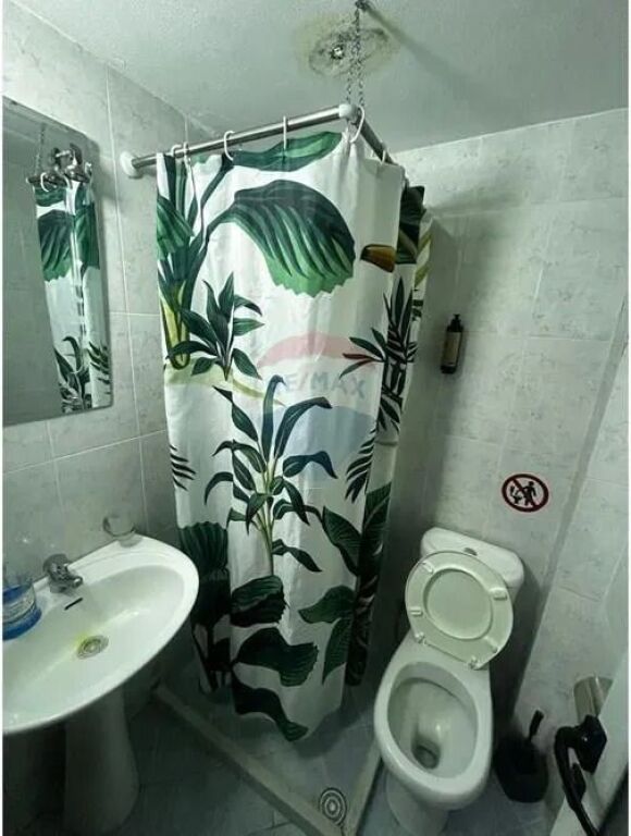 Investi nel cuore di Lungomare, Vlora!