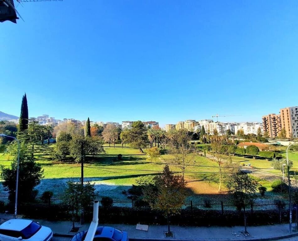 TEK KOPSHTI BOTANIK apartament 2+1+2