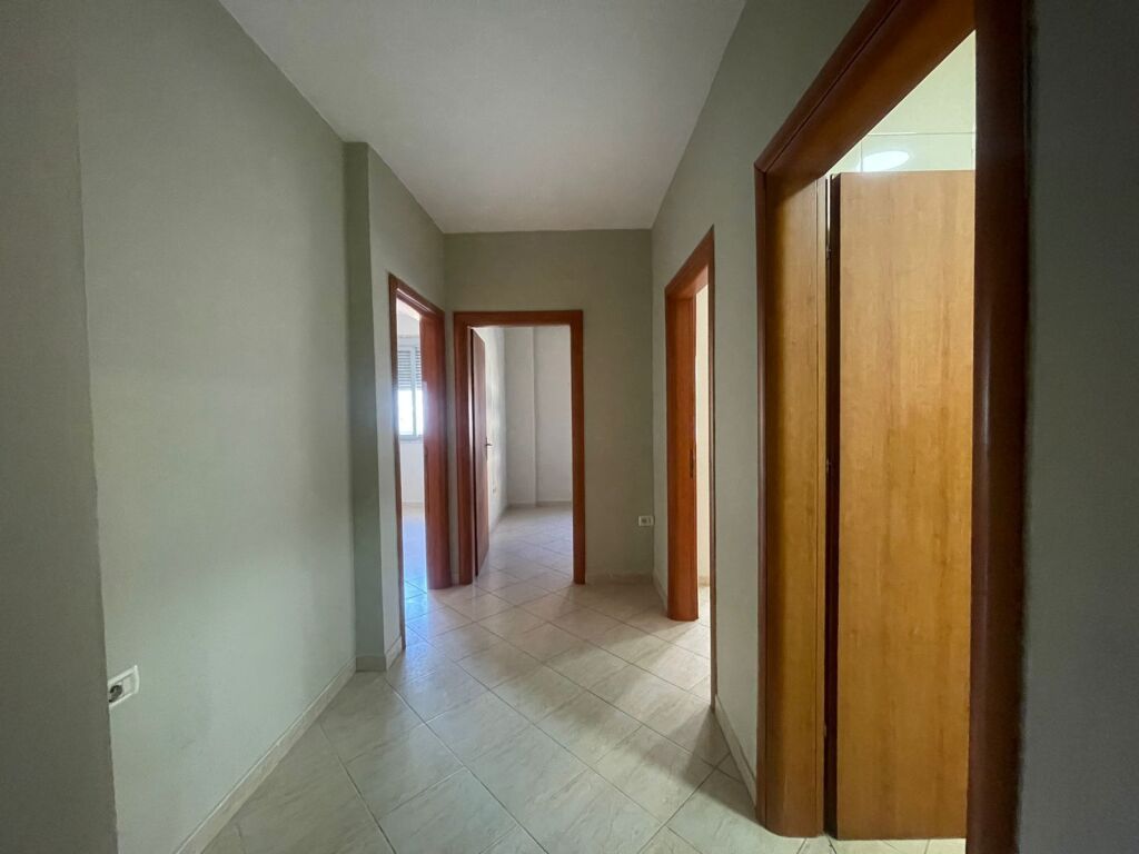 APARTAMENT 2+1 PER QERA TE RRUGA E KAVAJES