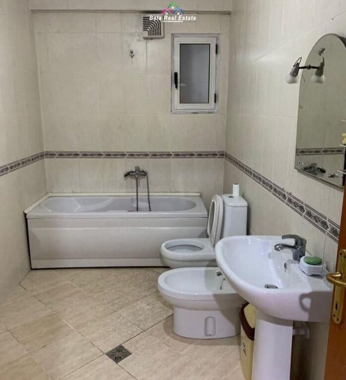 Apartament Me Qera 2+1 Tek Komuna e Parisit ( ID B2201739) Tirane
