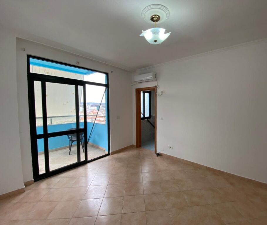 Office 3+1 for rent at Ekspozita