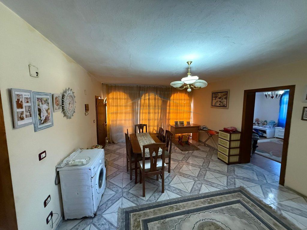 In vendita, Casa a 3 piani, Quartiere 1, Pogradec