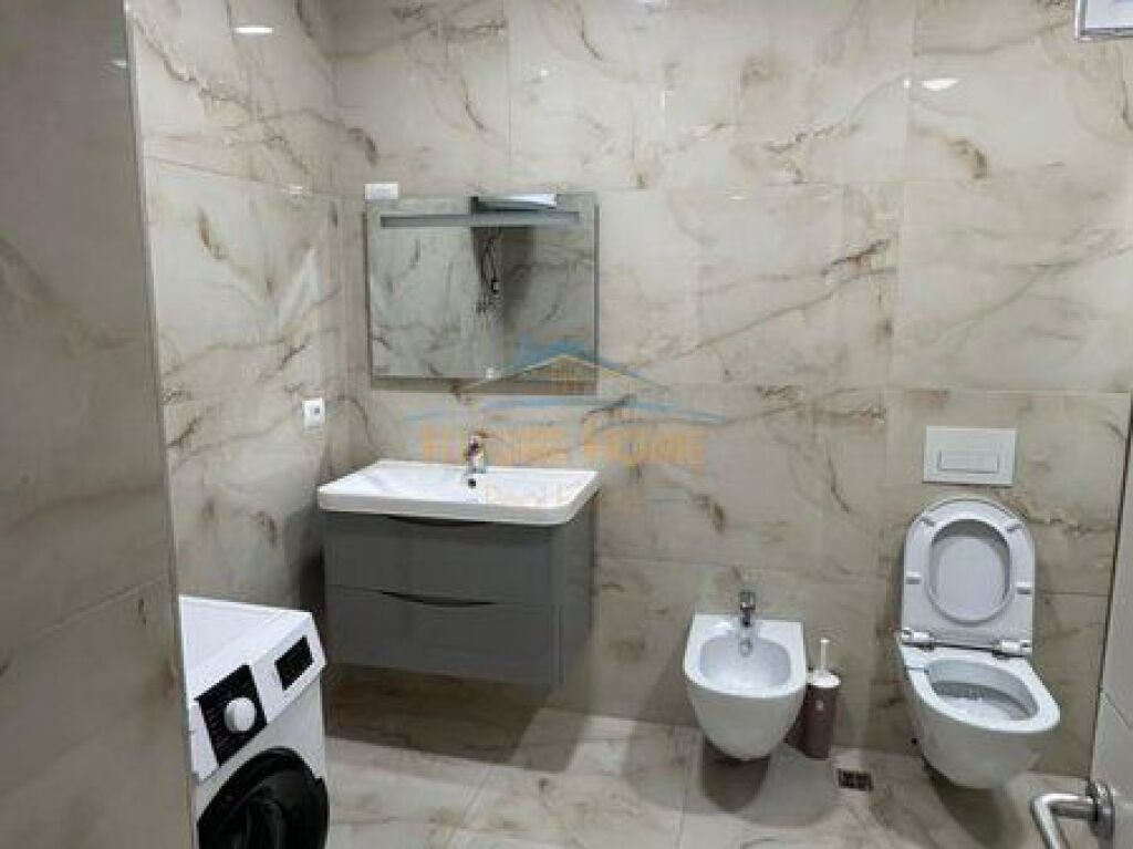 Affitto, Appartamento 2+1+2+Posto Auto, Giardino Botanico, Tirana