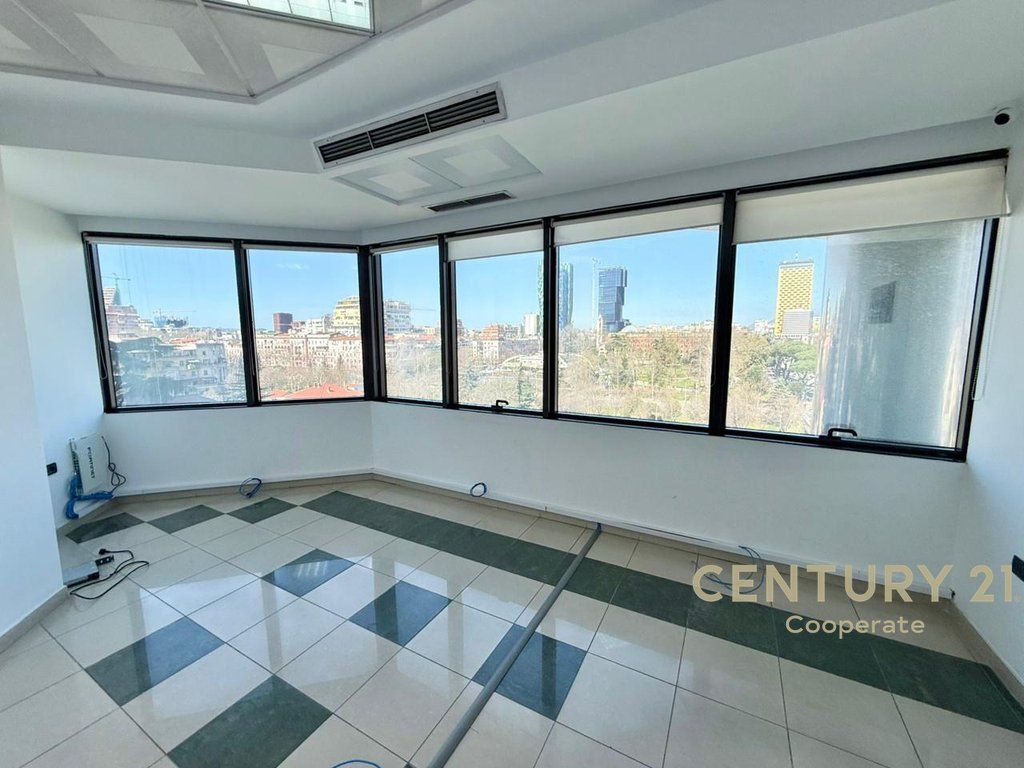 Office for rent at the Twin Towers, on the “Dëshmorët e Kombit” Boulevard,