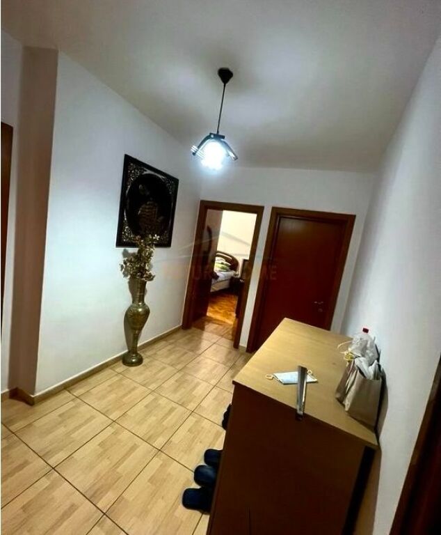 🏠 Shitet 3+1 në "Karl Gega" – Lokacion i Shkëlqyer &amp; Me Hipotekë! 📍