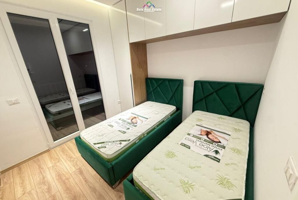 Apartament Me Qera 2+1 Tek Komuna e Parisit (ID B2201669) Tirane