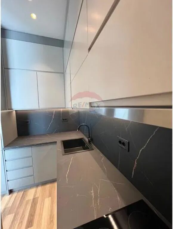 Apartment 1+1+ Parking space for rent on Elbasan Street, near Air Albania Stadium.