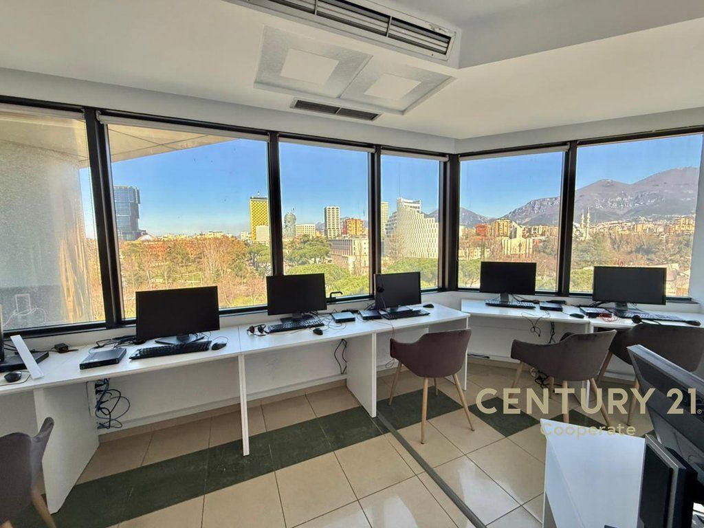 Office for rent at the Twin Towers, on the “Dëshmorët e Kombit” Boulevard,