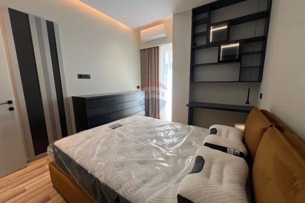 Apartment 1+1+ Parking space for rent on Elbasan Street, near Air Albania Stadium.