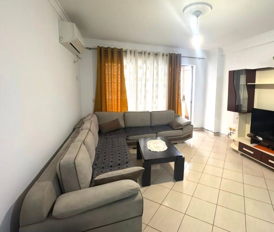 Jepet me qira apartament 2+1+2 në Astir