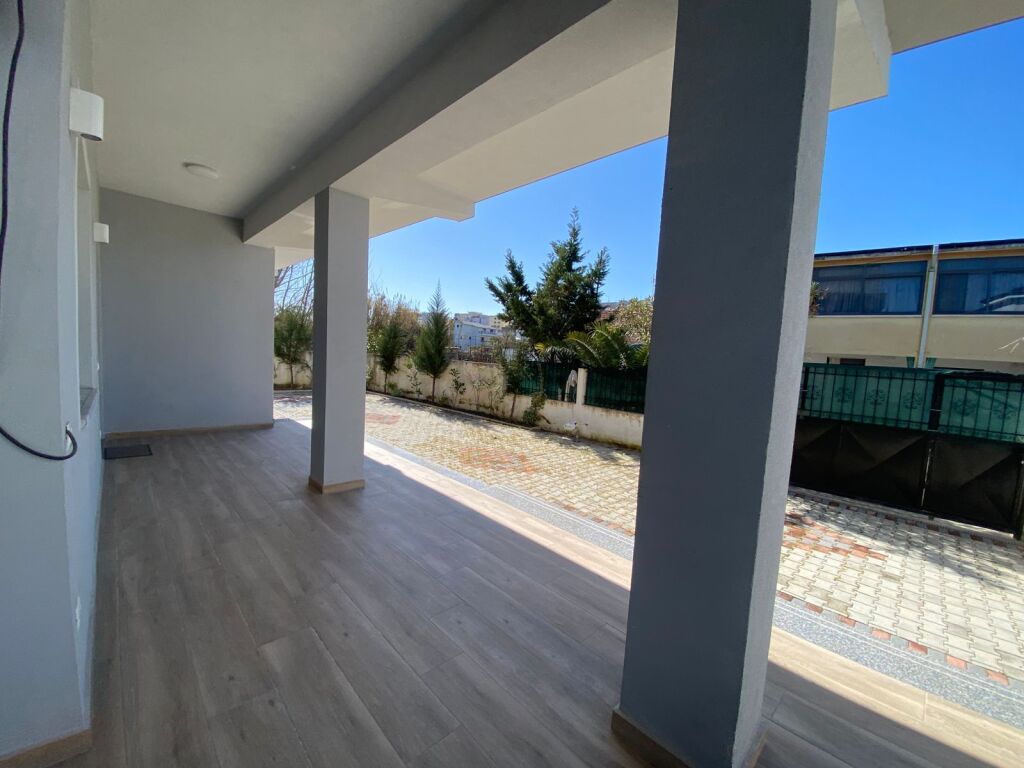 OCCASION VILLA FOR SALE INVESTED IN RAILWAY BEACH DURRES 290000 EURO