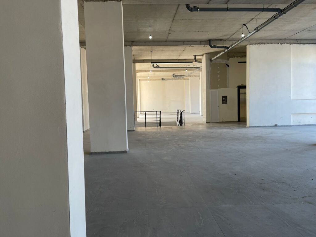 Ambjent Biznesi per Qira sip.1123.82 m2
