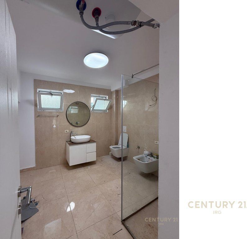 2+1 apartment for sale near Petro Nini, in the Margarita Tutulani area.