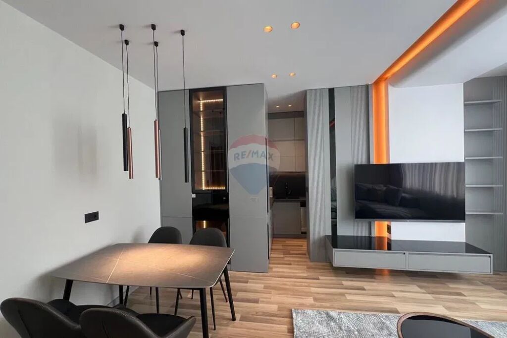 Apartment 1+1+ Parking space for rent on Elbasan Street, near Air Albania Stadium.