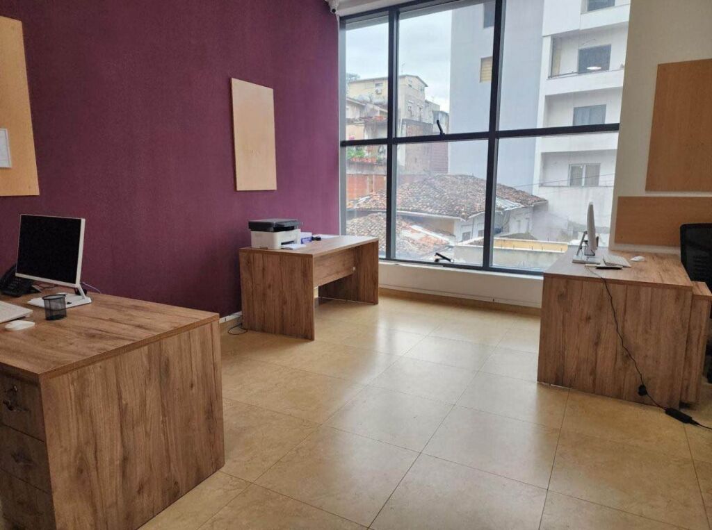 Locale Ufficio in Affitto a Myslym Shyr