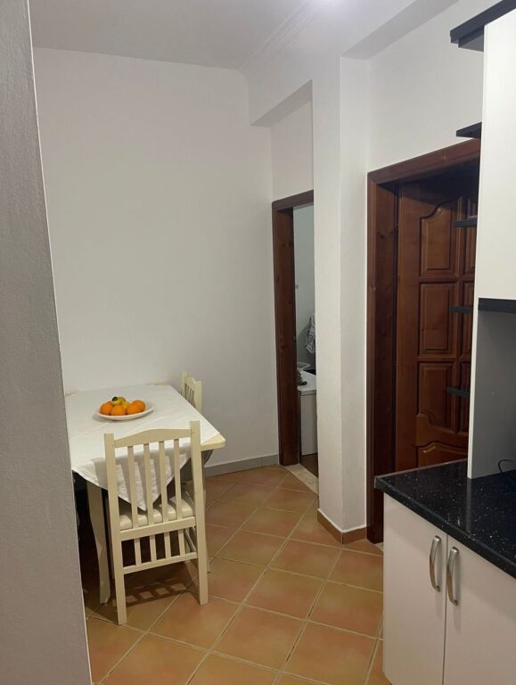 1+1, arredato, vicino al Greek Market Astir, 370 mila lek