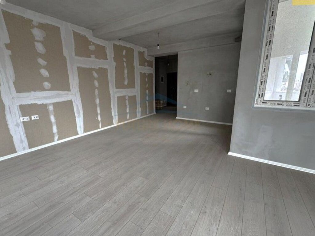 Shitet, Apartament 2+1+2+ Post Parkimi, River Residence, Unaza e Re, Tiranë.