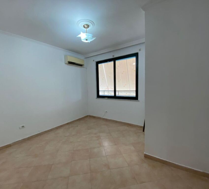 Office 3+1 for rent at Ekspozita