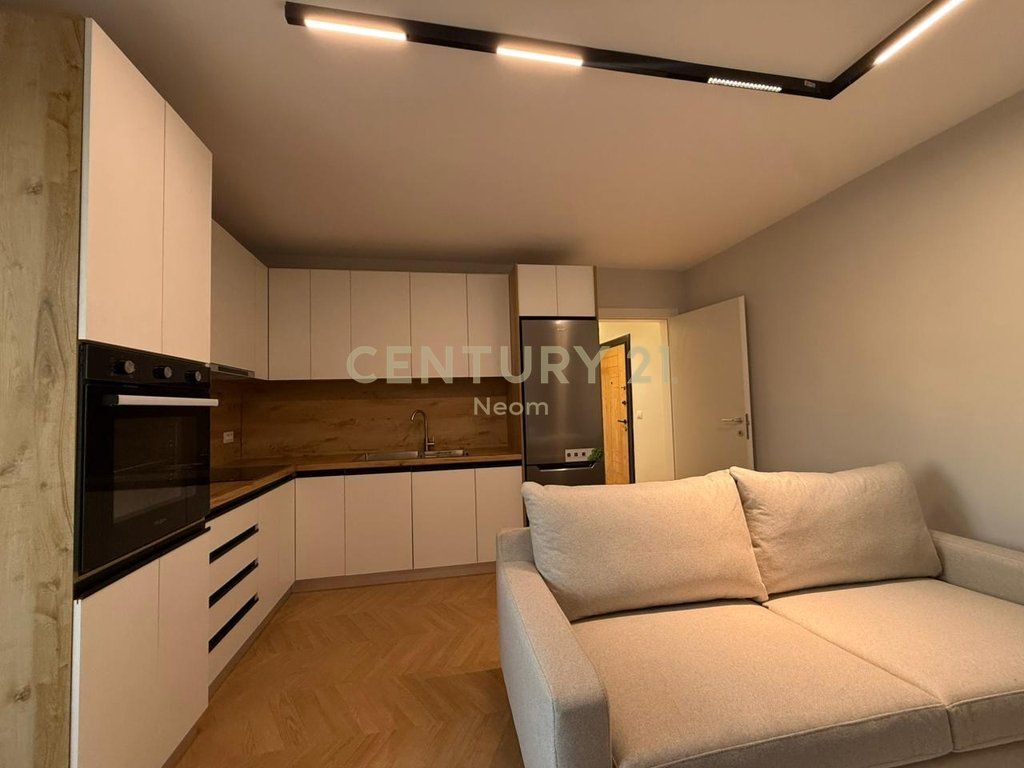Shitet Apartament 1+1 te Selvia – Shumë pranë qendrës së Tiranës