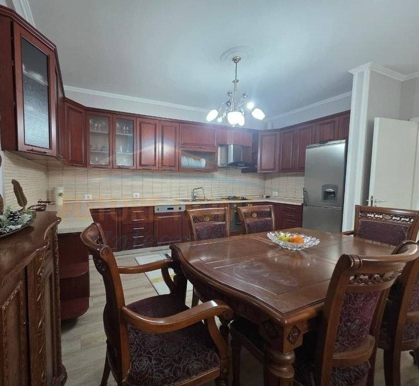 Qera, Apartament 2+1+2, Ish Tregu Elektrik, Tiranë