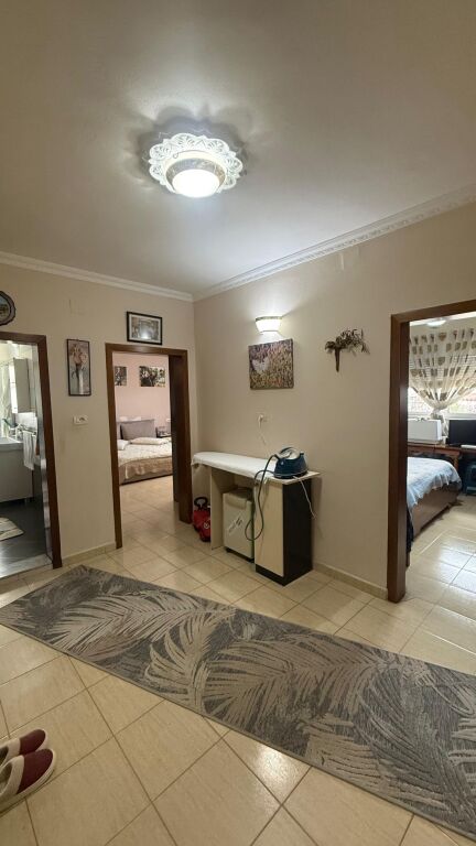 VENDESI APPARTAMENTO 2+1 VICINO ALL'OSPEDALE, DURRES