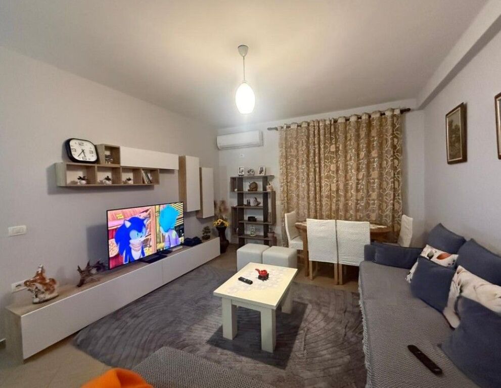 Shitet apartament 2+1 në Yzberisht!