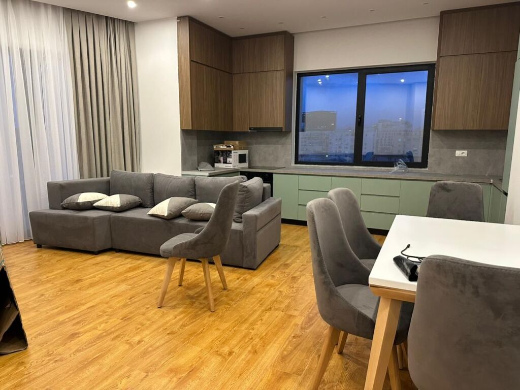 Jepet me qira apartament 2+1+Post Parkimi