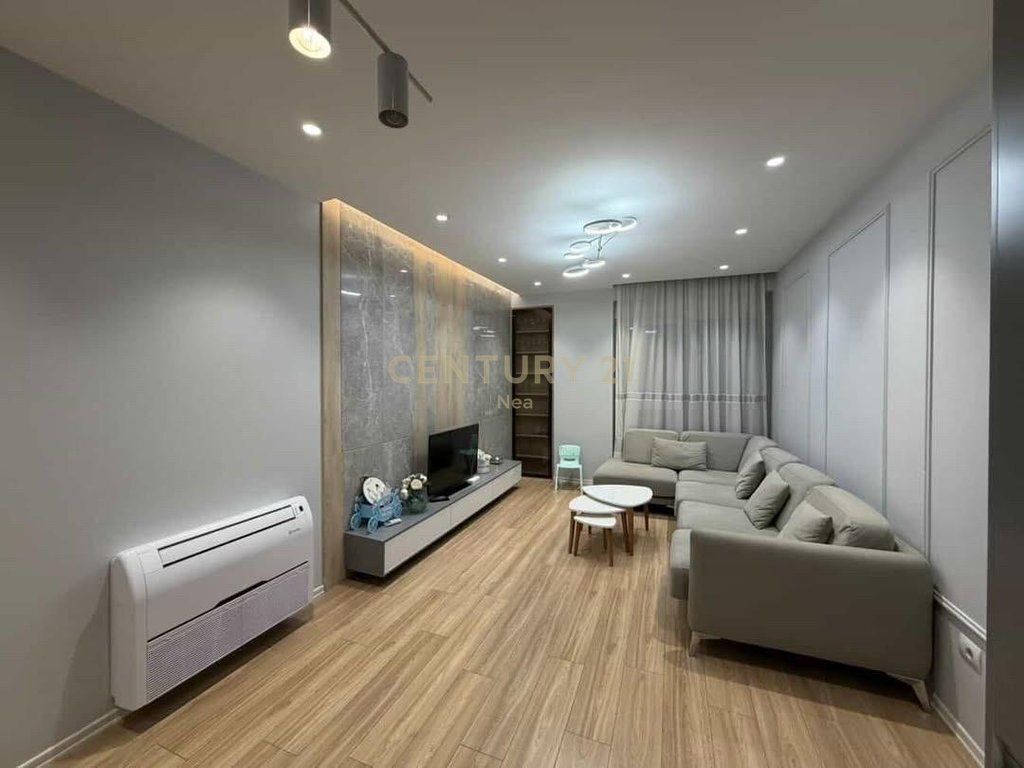JEPET ME QERA APARTAMENT 2+1 TEK RRUGA JORDAN MISJA