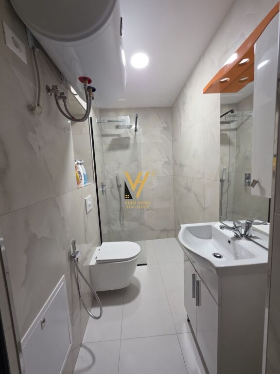 JEPET APARTAMENT 4+1+2+BLK ME QIRA TE MINE PEZA 1.500 EURO