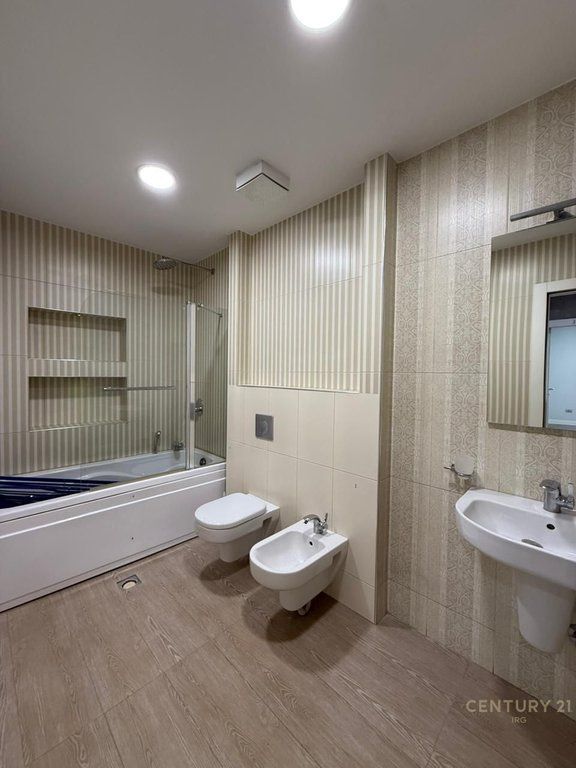 AMBIENT ZYRASH ME QIRA TEK HILTON PRANE DELIJORGJIT