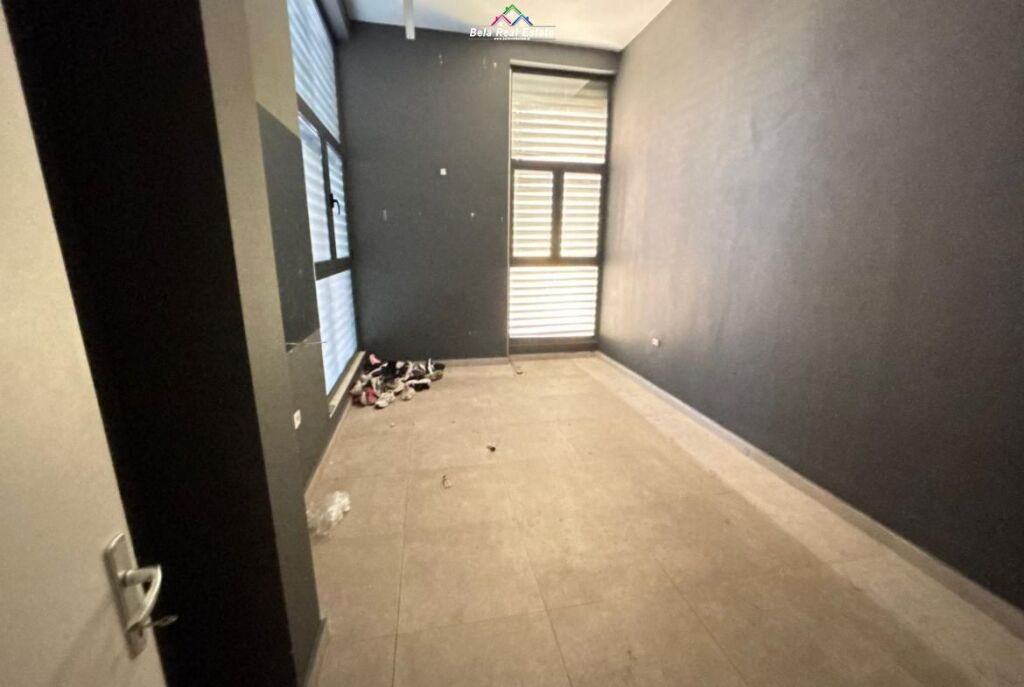 Shop For Rent On Barrikadave Street ( ID BD21825) Tirane
