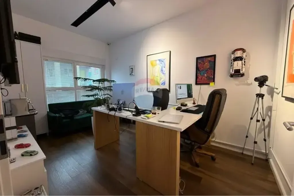 Office - For Sale - Mangalem Complex, Tirana