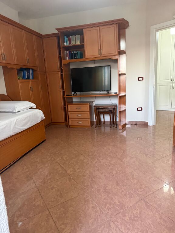 Apartament per qira ne Qender te Tiranes