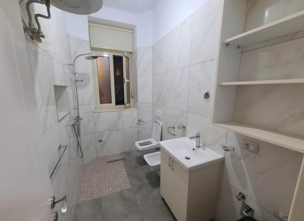 Business Premises, Blv Zogu i Pare!