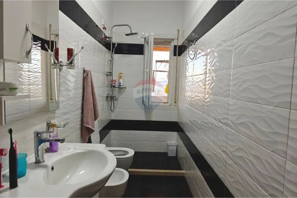 Apartament 3+1+2 me Verandë, në Shitje, Fresk, Tiranë