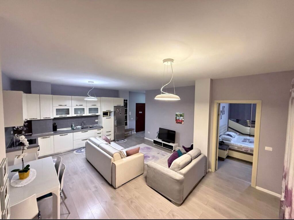 Apartment 1+1, Don Bosko!
