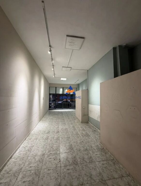 LOCALE COMMERCIALE IN AFFITTO 82M2 " VIA JORGO PLAKU, 5 MAGGIO" 850 EURO