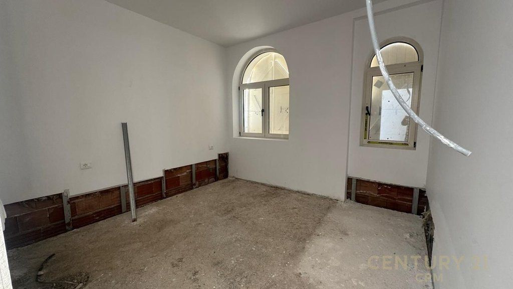 VENDIAMO APPARTAMENTO 2+1 IN SANTORINI RESIDENCE, DHËRMI!