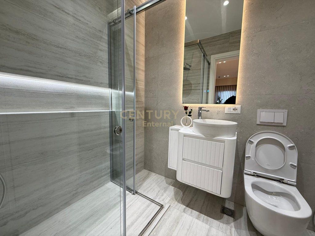 Apartament Luksoz me Qira 2+1+2 në Garden Building 1,800 € /Muaj Sip. Totale  113m2