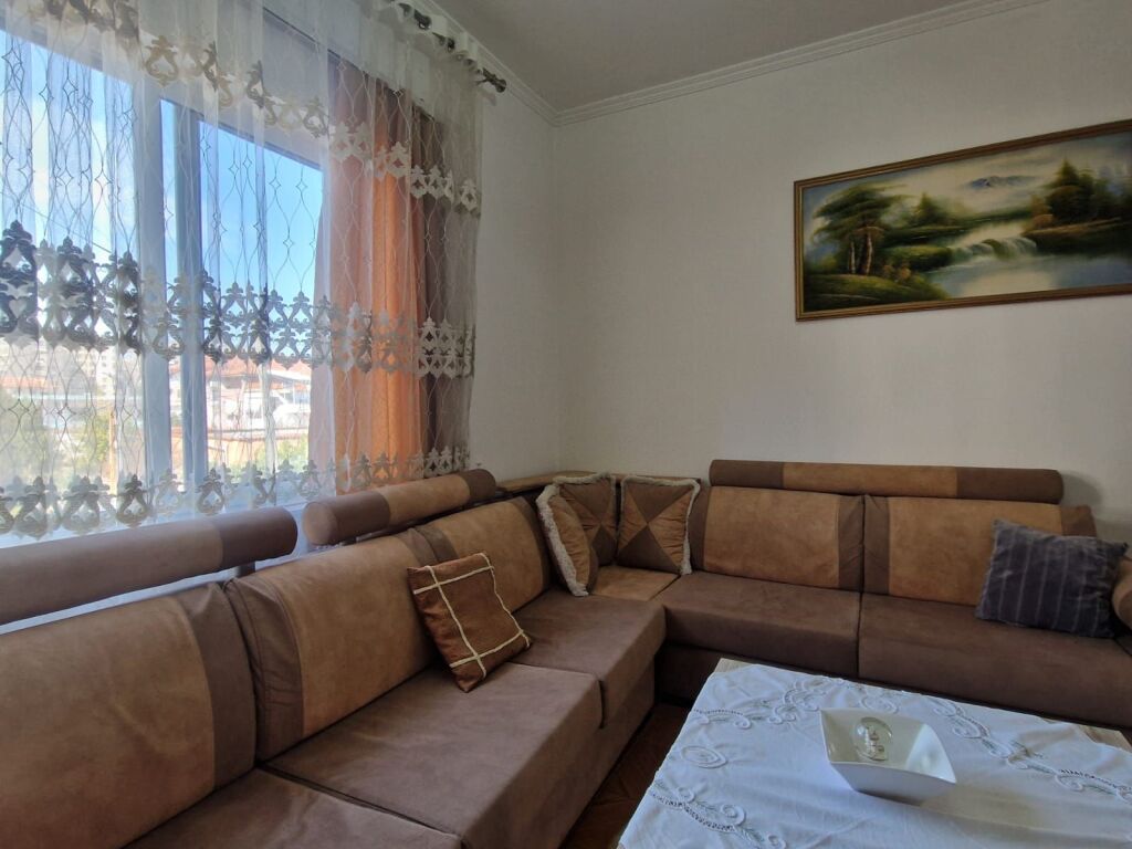 Appartamento 2+1 in affitto al piano villa