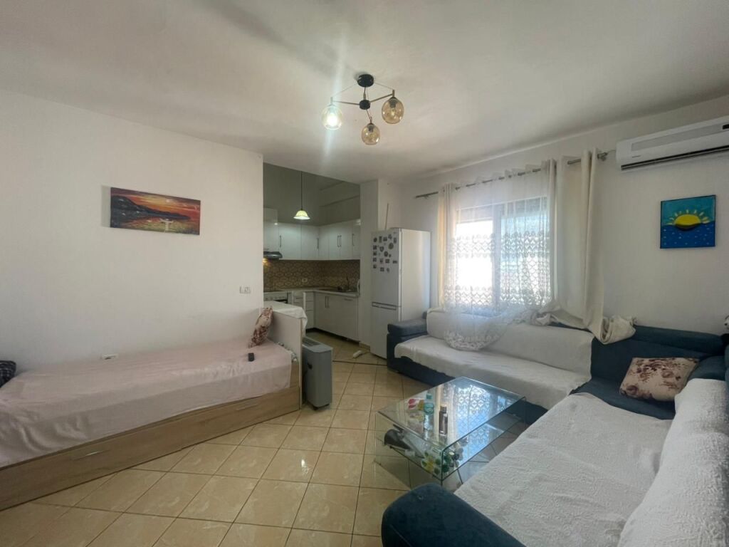APARTAMENT 1+1 PER SHITJE--MISTO MAME