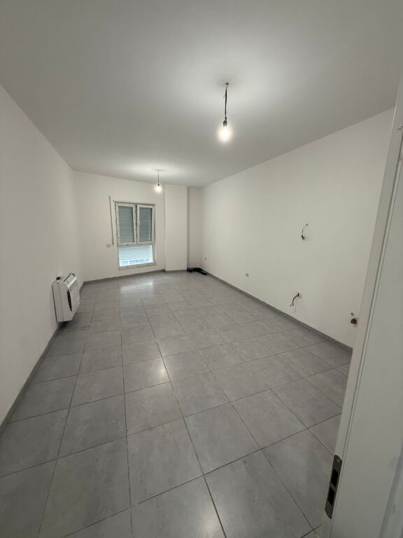 APARTMENT 2+1 FOR RENT ON BARRICADES STREET