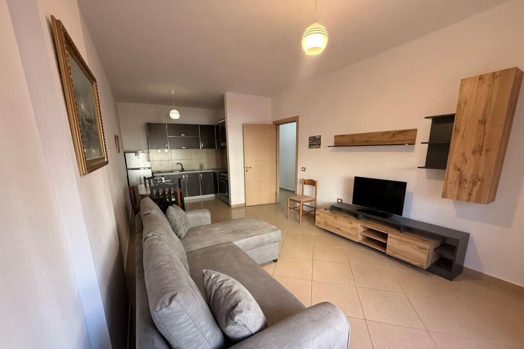 Yzberisht, jepet me qira apartament 1+1! 420 Euro