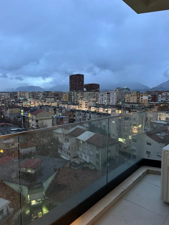 Jepet me qira apartament 2+1+Post Parkimi