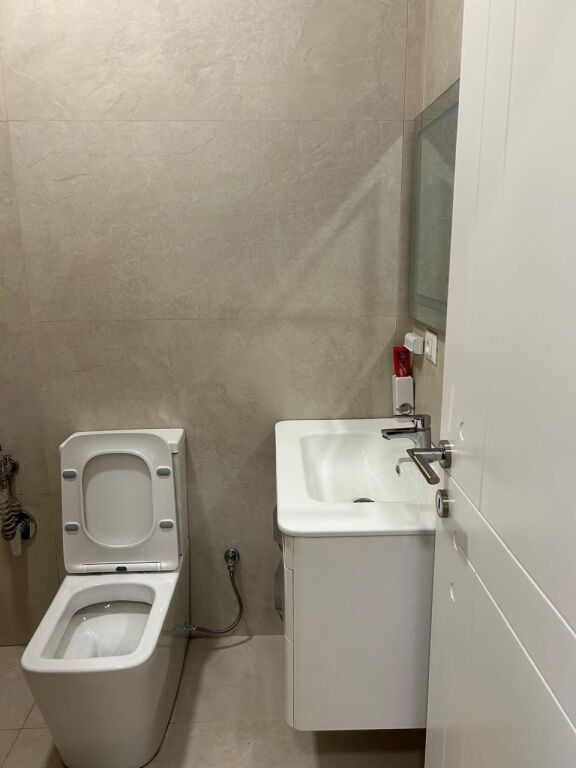 🏡 Jepet me Qira Apartament 1+1 – Yzberisht !
