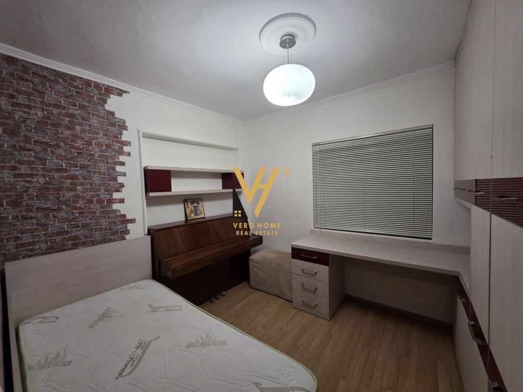 JEPET APARTAMENT 4+1+2+BLK ME QIRA TE MINE PEZA 1.500 EURO