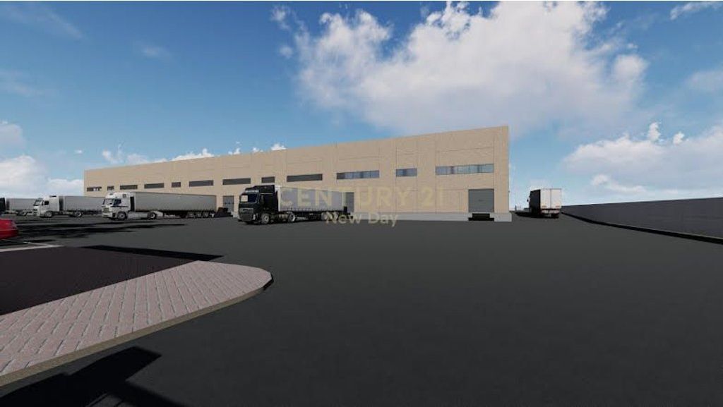 WAREHOUSE 10 000m2 FOR RENT NEAR THE NEW PORT
